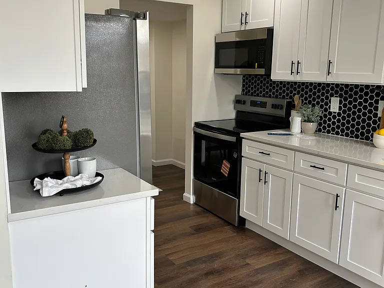 196 Key Pkwy — Photo 3
