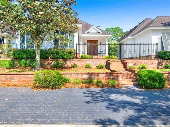 17030 Tennis Club Dr #V-2b, Fairhope, AL 36532