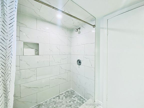 5th image of 30 Flamborough Dr #Basement