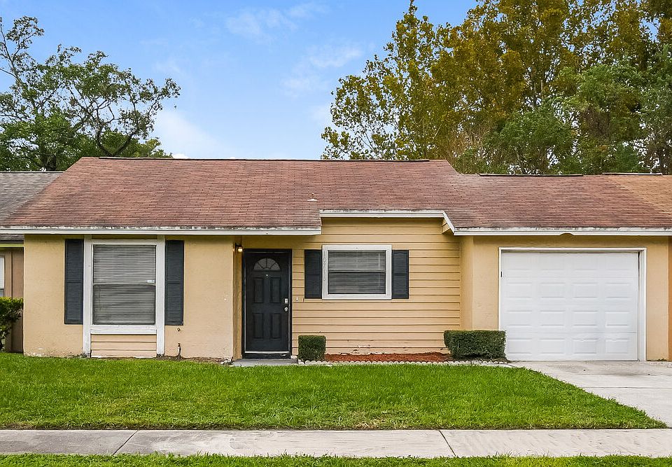 1st image of 10716 Meadowlea Cir W