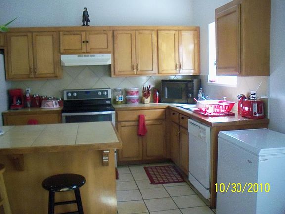 4th image of 5852 Bennie Ln #B