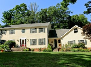 23 Lily Pond Ln, Katonah, NY 10536