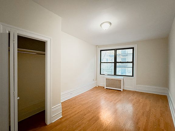 4th image of 120 Haven Ave APT 22