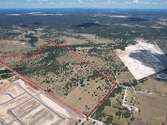 4th image of 801 County Road 344
