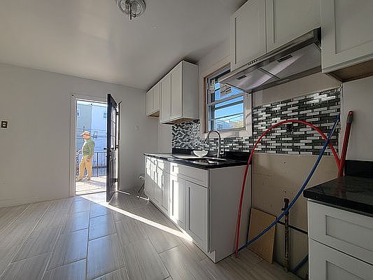 4th image of 10936 207th St
