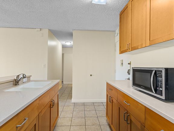 3rd image of 1050 Kinau St APT 301