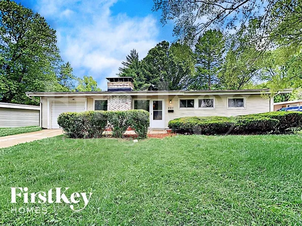805 Robinwood Dr, Florissant, MO 63033