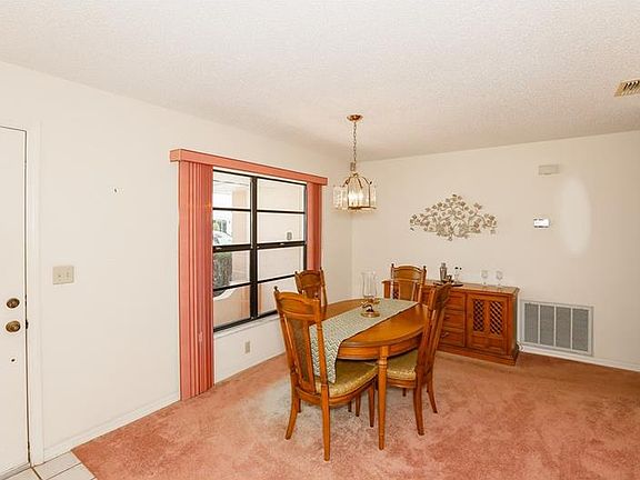 5th image of 229 N Brockfield Dr