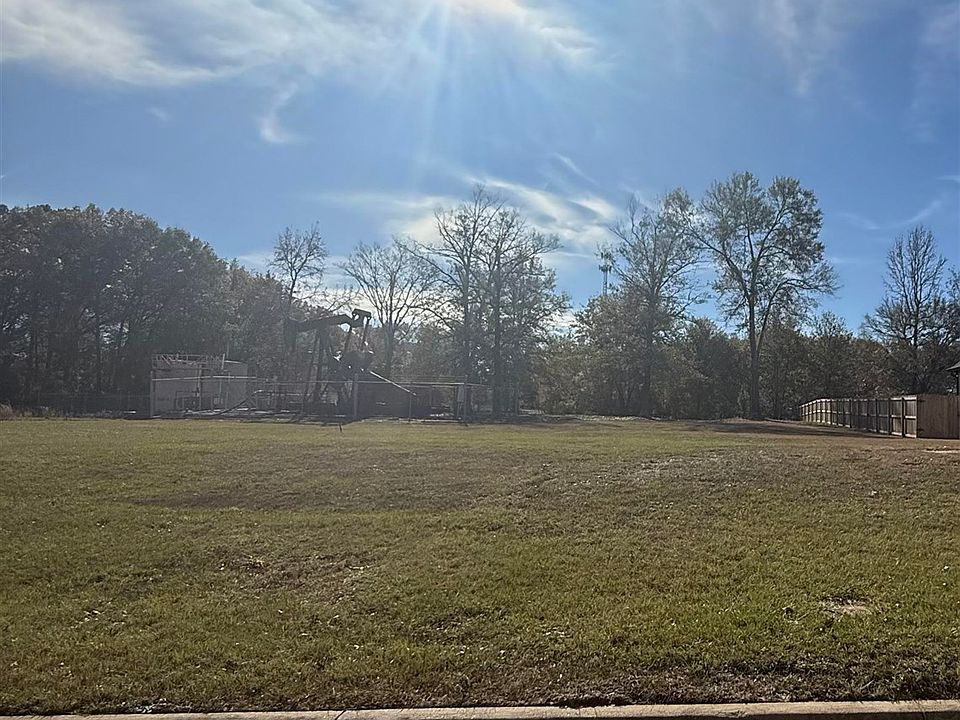 2nd image of 114 Blaine Trl