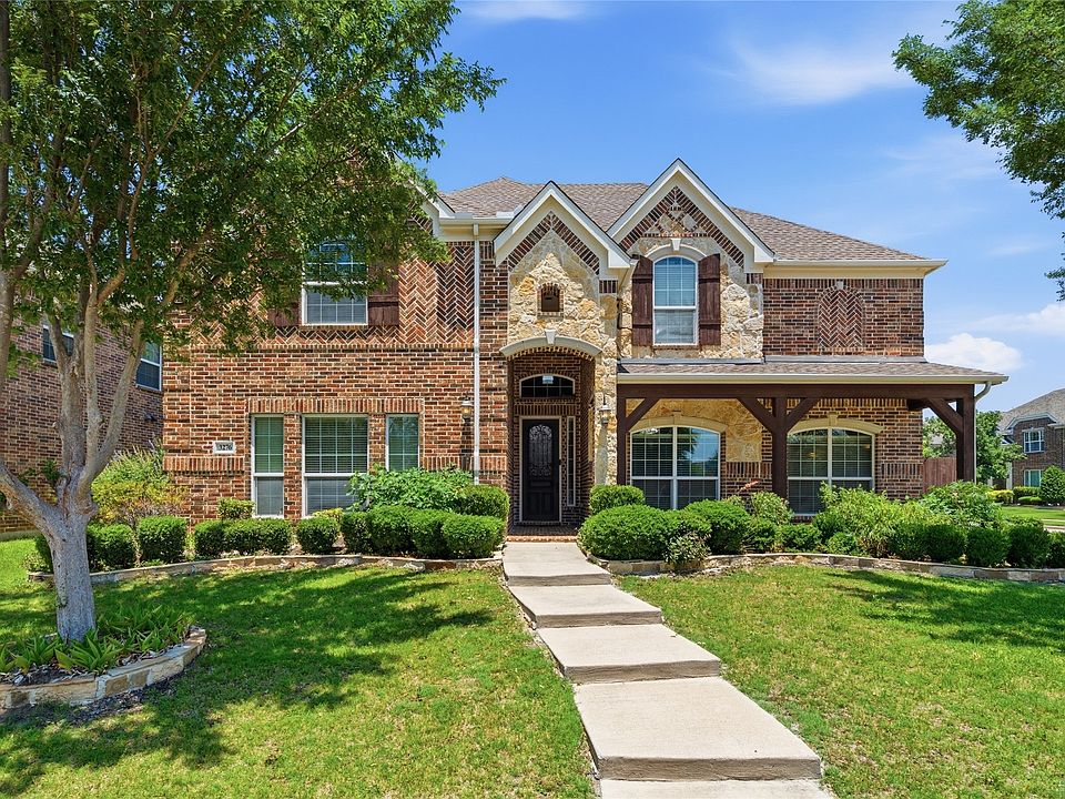 1st image of 3276 McGregor Dr