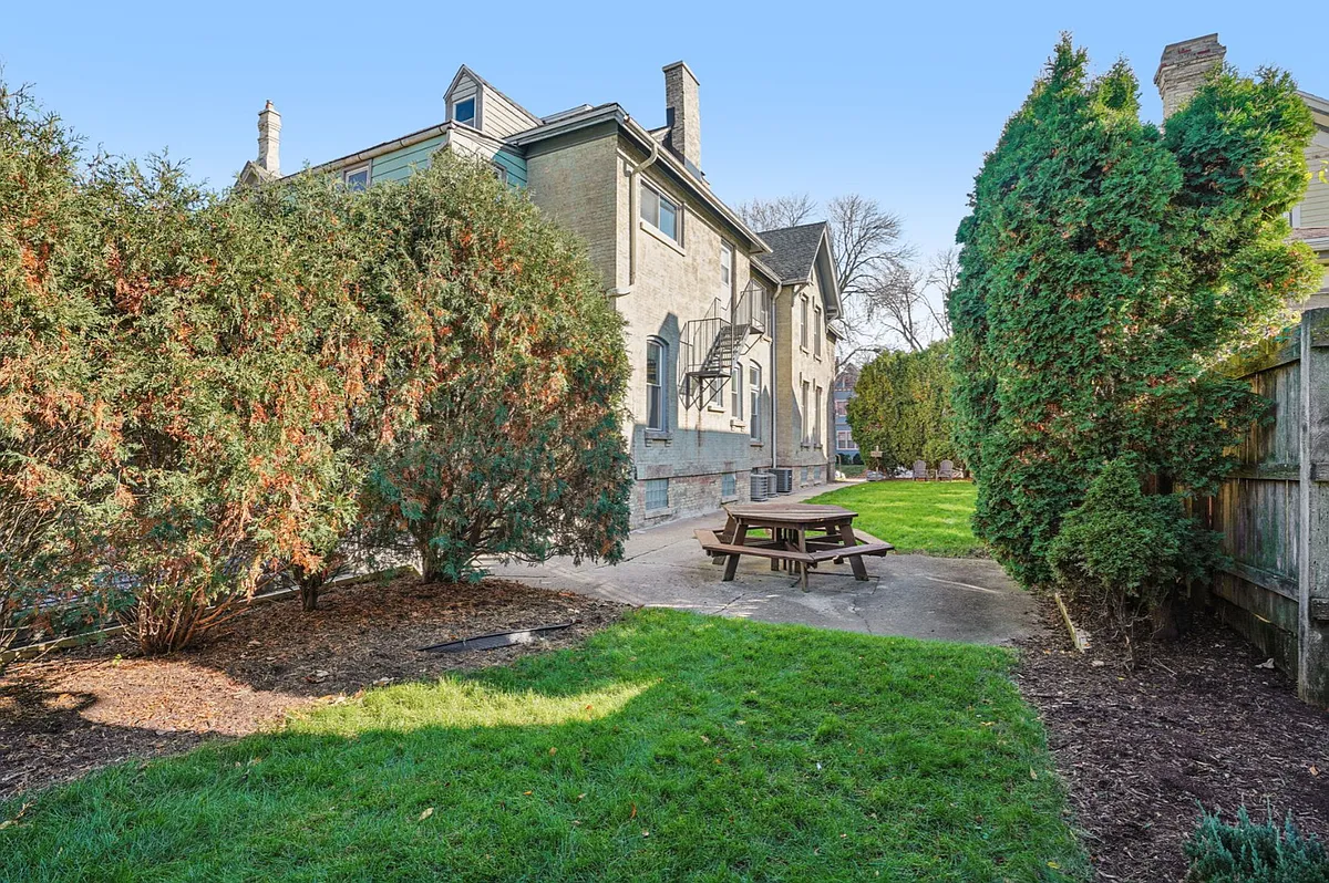 Building Photo - 1681 N Cass St #3