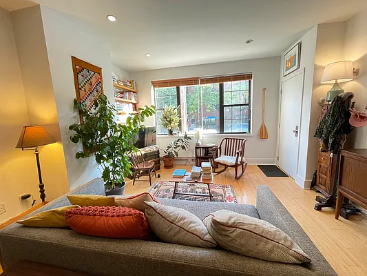 Rented by Realty Collective | media 14