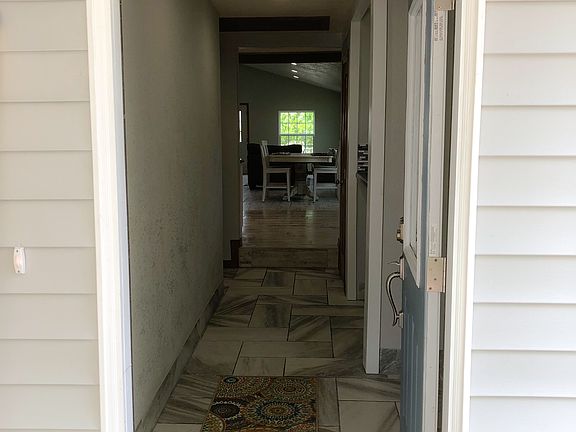 2nd image of 320 S Hill St