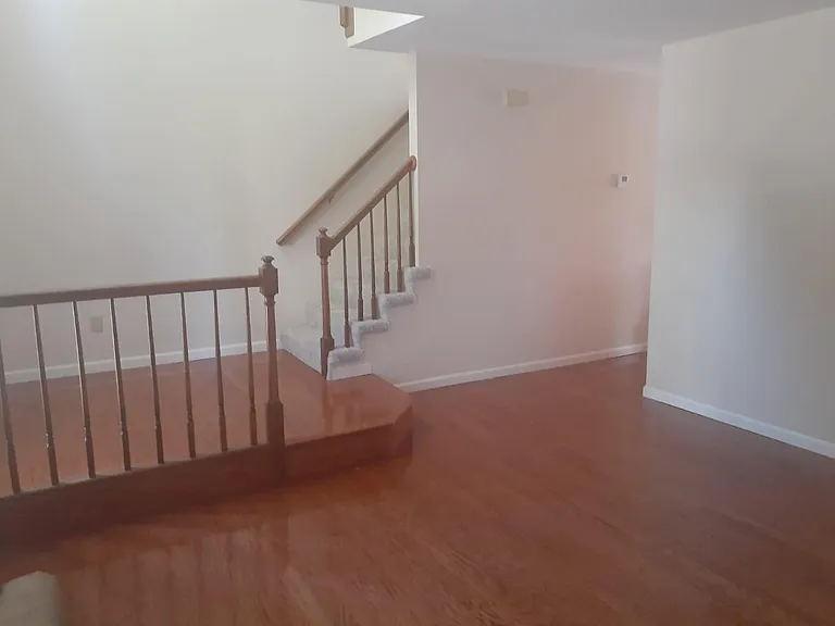 1614 Forest Hills Dr — Photo 10