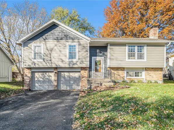12321 S Summertree Cir, Olathe, KS 66062