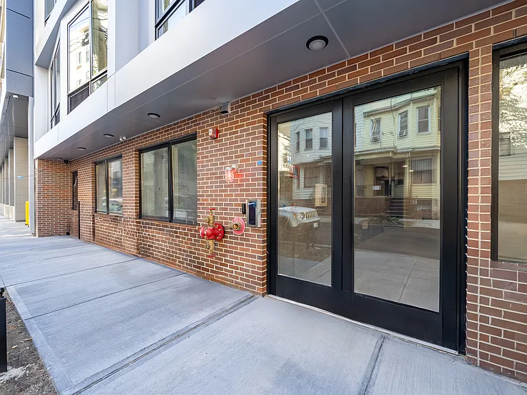 53 High St #201 — Photo 12