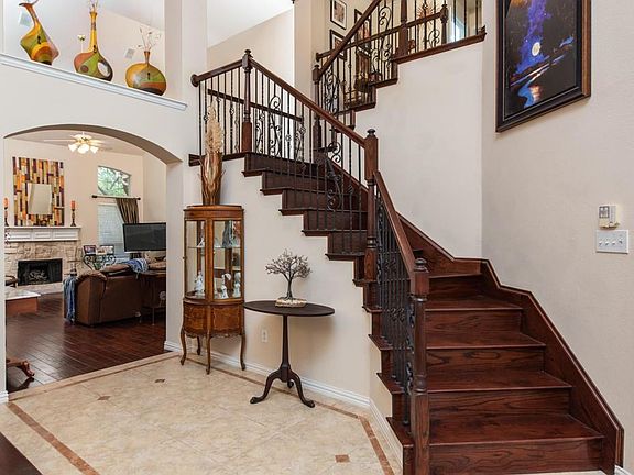 3rd image of 7135 Dogwood Creek Ln