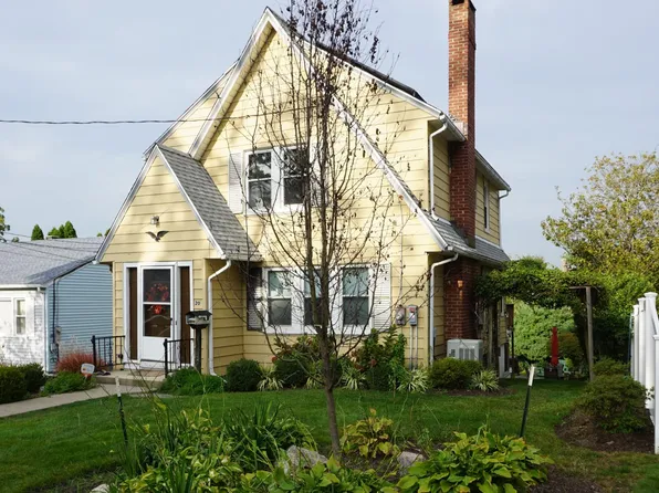 20 Beverly Pl, Norwalk, CT 06850