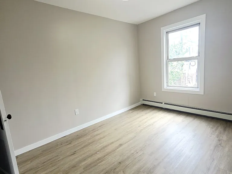 8 Sheffield St #1A — Photo 3