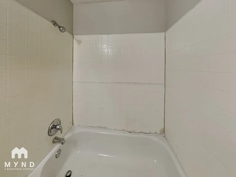 4734 Bradford Dr — Photo 14