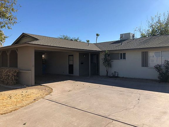 3rd image of 2427 E Larkspur Dr