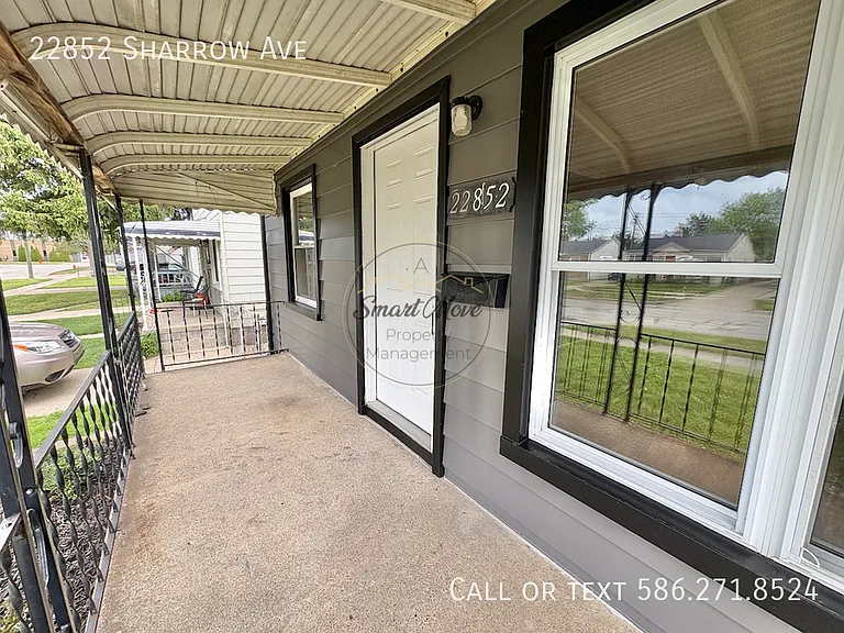 22852 Sharrow Ave — Photo 3