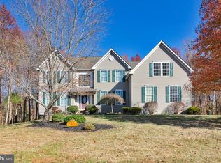 16 Skyline Cir, Sewell, NJ 08080