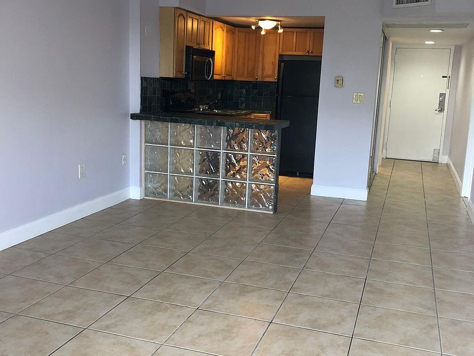 1st image of 1650 NE 115th St APT 610