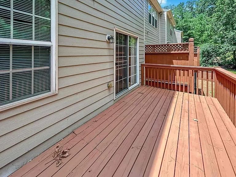 4033 Edgecomb Dr — Photo 29
