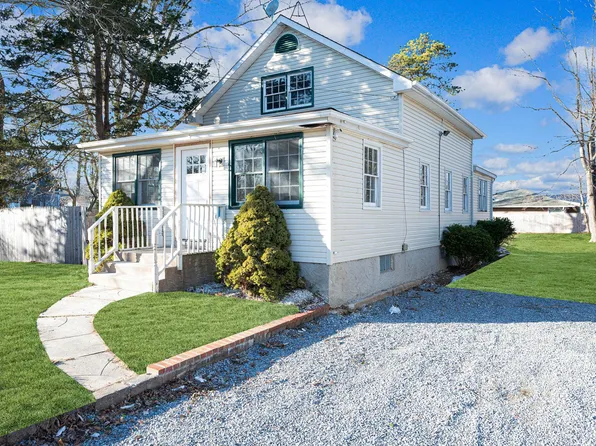 49 Cedar Road E, Mastic Beach, NY 11951
