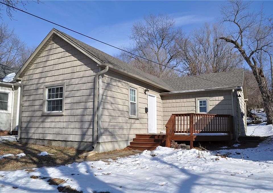 1st image of 2613 S 11th St