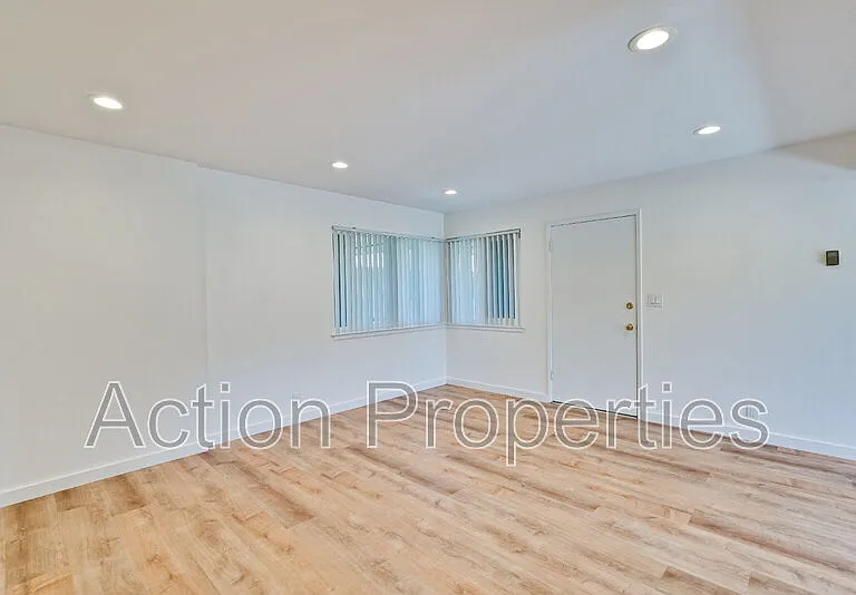 2186 Carlmont Dr #6 — Photo 3