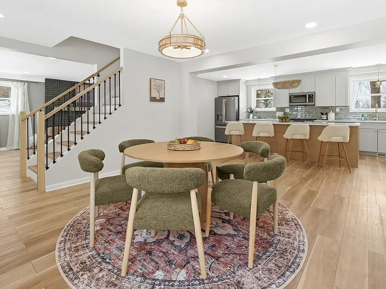 624 Orchard Hill Dr — Photo 1