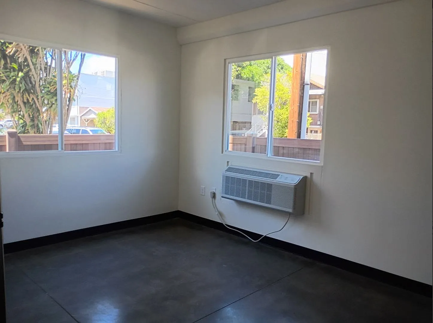 1751 Algaroba St — Photo 2