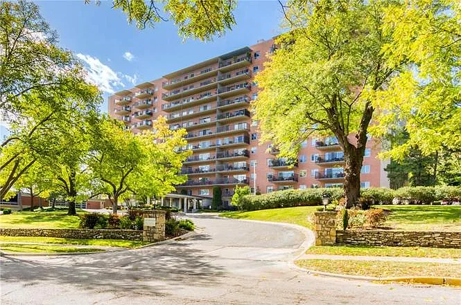 4550 Warwick Blvd #909 — Photo 38