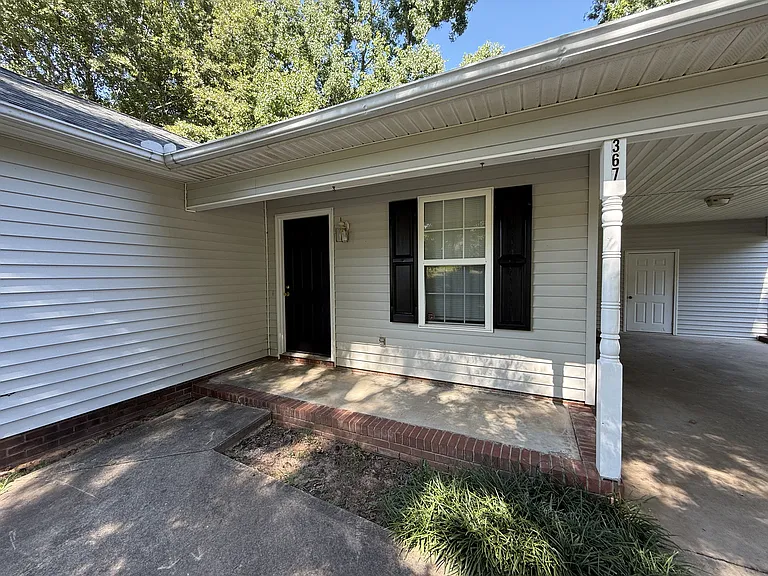 367 Templeton Dr — Photo 3