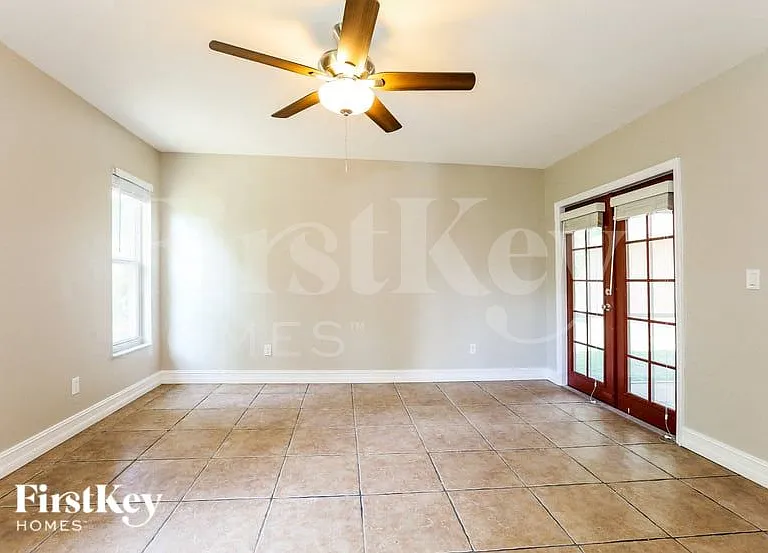 713 McKinley Ave — Photo 13