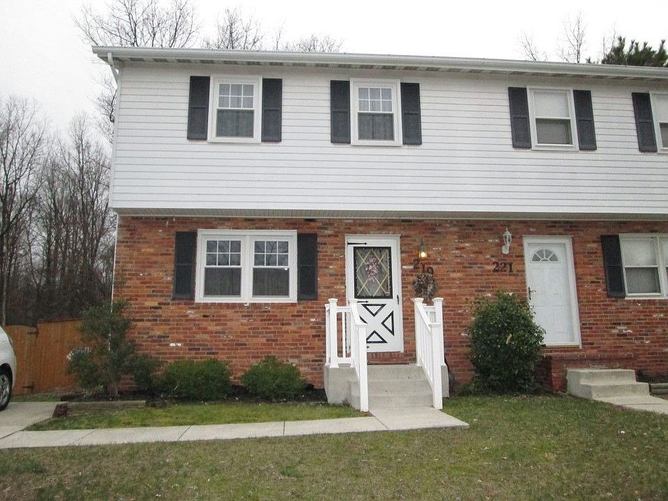 1st image of 219 Scotts Manor Dr