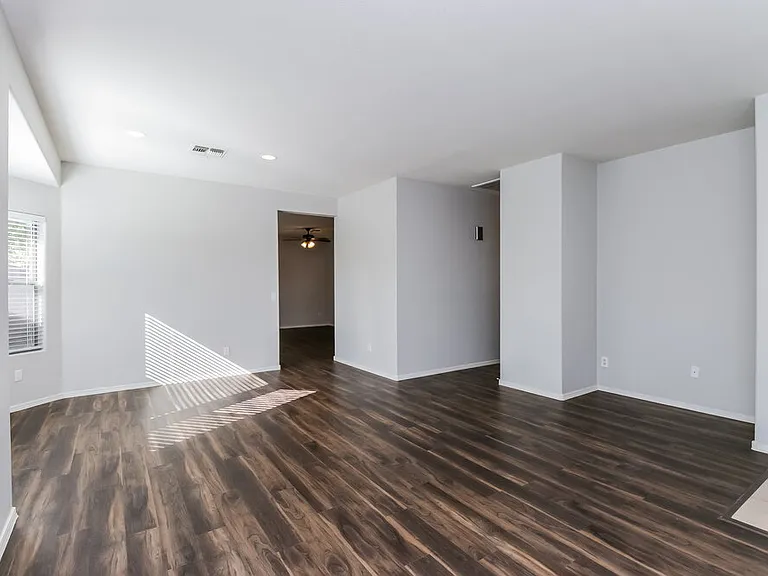 3402 N 129th Dr — Photo 3