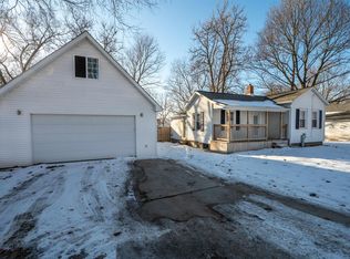 917 S College Ave, Dixon, IL 61021