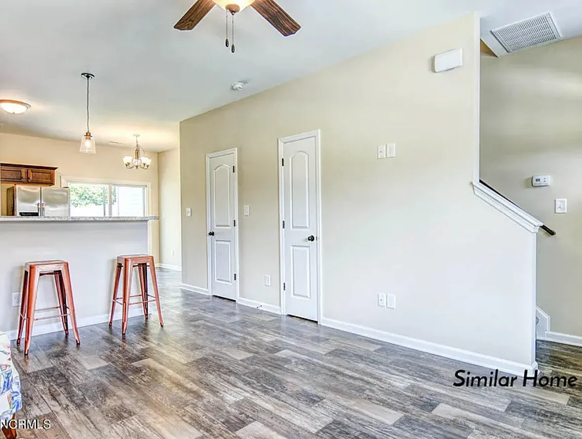 2 bed, 2.5 bath, 1120 sqft, $1,450 — Photo 3