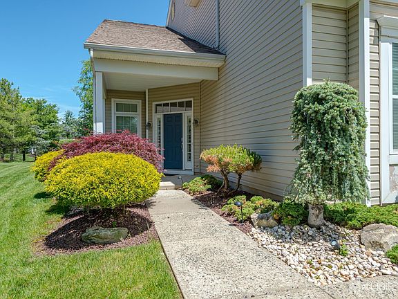 3rd image of 9 Monarch Rd