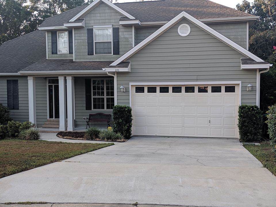 1st image of 226 Yellow Pine Ct