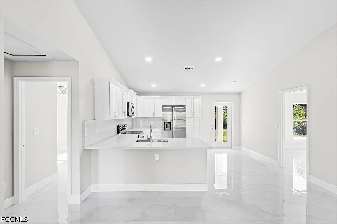 3 bed, 2.0 bath, 1258 sqft, $1,825 — Photo 4