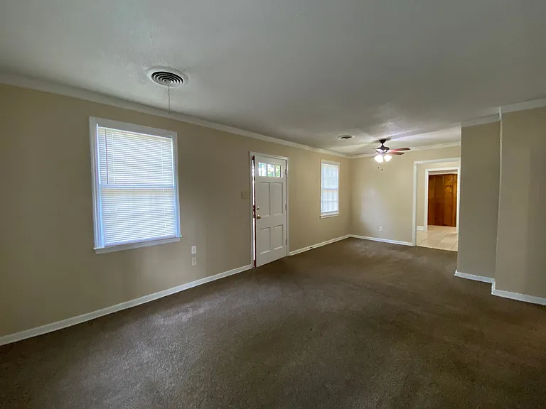 1104 Chatwood St — Photo 4