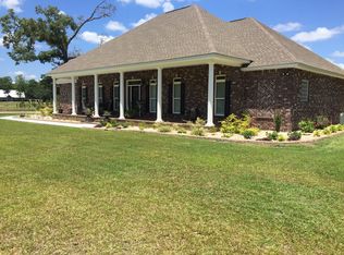 5405 Huckleberry Ln, Moss Point, MS 39562