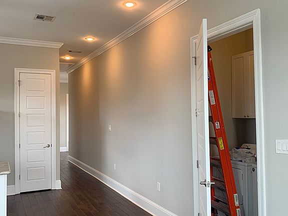 3rd image of 2512 Valence St