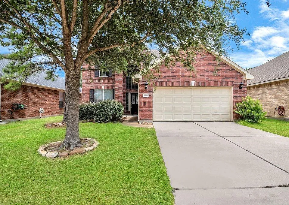 1914 Lenora Ct