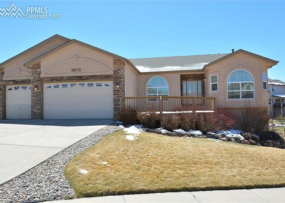 FRONT VIEW OF THE HOME