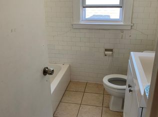 5529 N Bernard St #100, Chicago, IL 60625